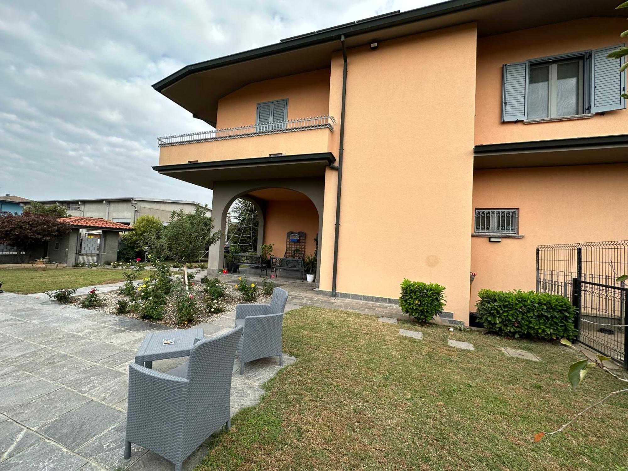 Villa 2 Cassano dʼAdda المظهر الخارجي الصورة